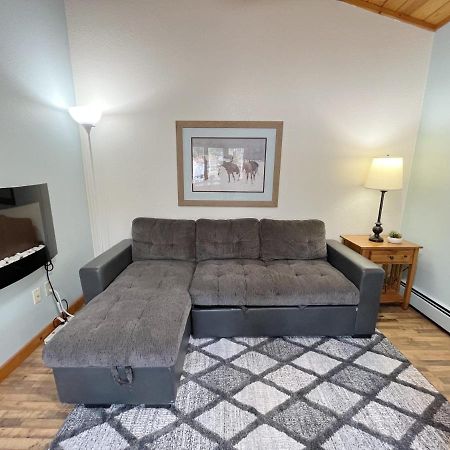 Cabin A Suite Bed And Breakfast Woodland Park Exterior photo
