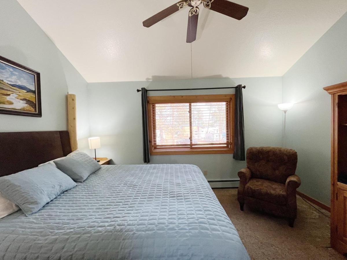 Cabin A Suite Bed And Breakfast Woodland Park Exterior photo