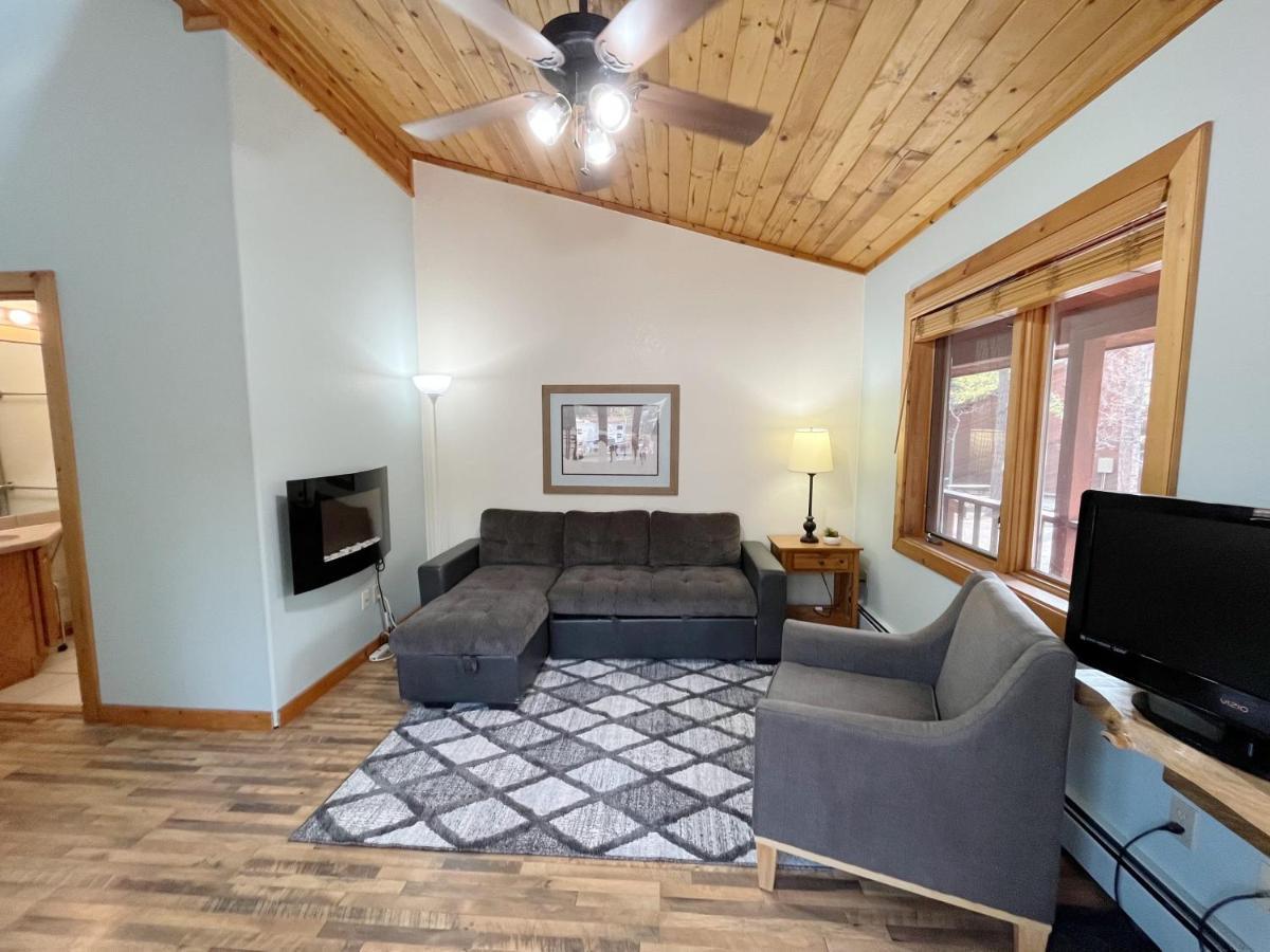 Cabin A Suite Bed And Breakfast Woodland Park Exterior photo